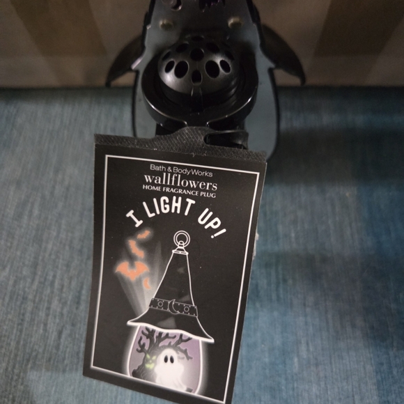 Bath & Body Works Black Witch Hat Lantern with Ghost/Tree✨️Lights Up - Picture 4 of 4